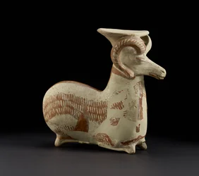 Vase bélier couchant